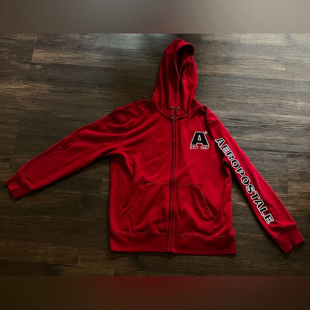 red aéropostale hoodie